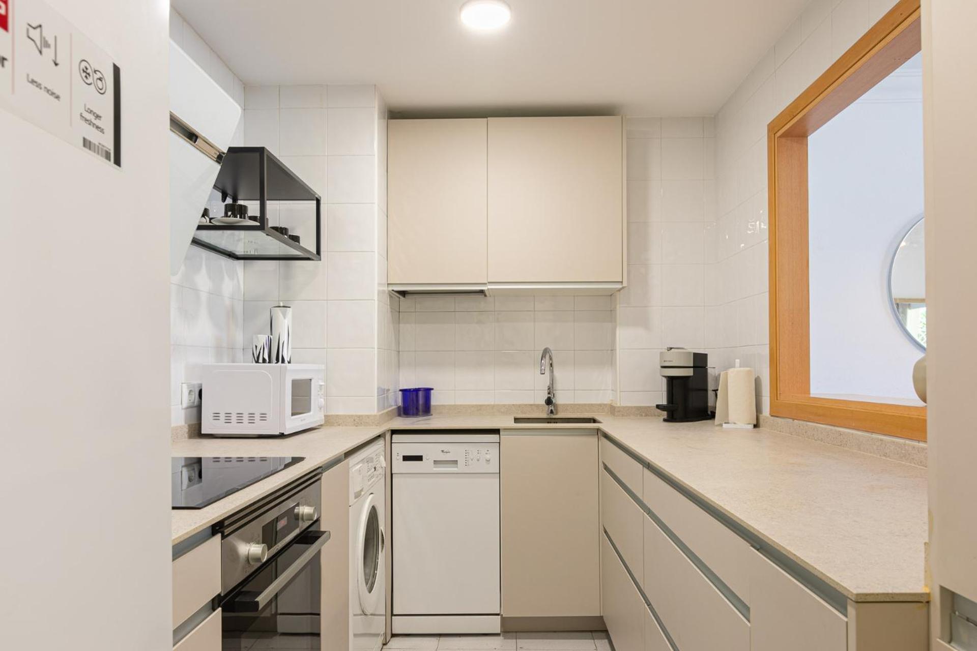 Puerto Banus, Marina Banus, 2br, 2bth, Pool, Parking, Marbella, 1j Lägenhet Marbella