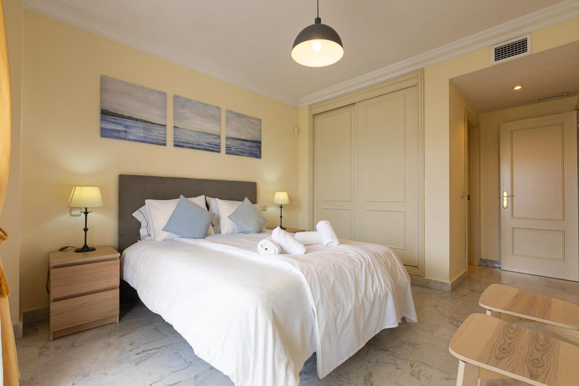 Puerto Banus, Marina Banus, 2br, 2bth, Pool, Parking, Marbella, 1j Lägenhet *