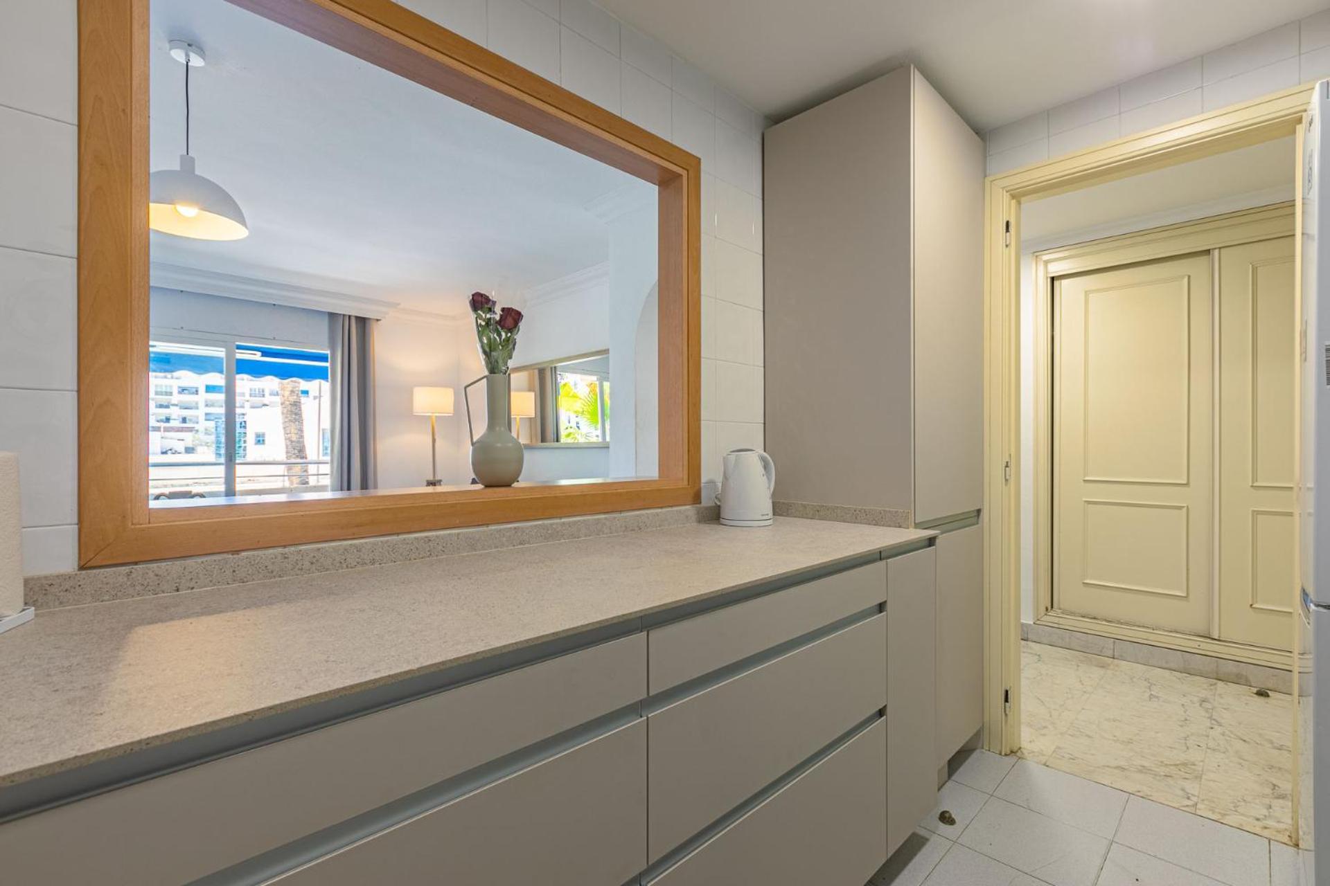 Puerto Banus, Marina Banus, 2br, 2bth, Pool, Parking, Marbella, 1j Lejlighed *
