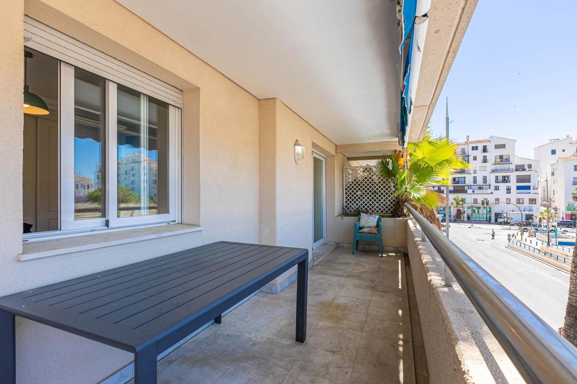 Puerto Banus, Marina Banus, 2br, 2bth, Pool, Parking, Marbella, 1j Lejlighed Marbella